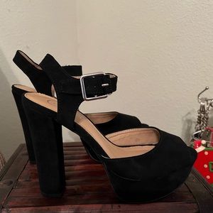 Candie’s Cabask Black platforms